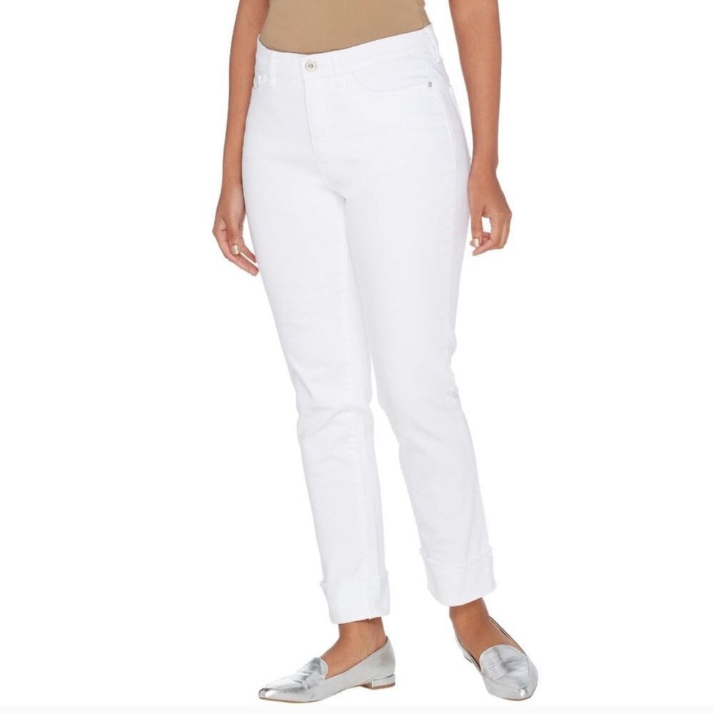 Bundle of 2 pairs Women White Jeans ANKLE Model.